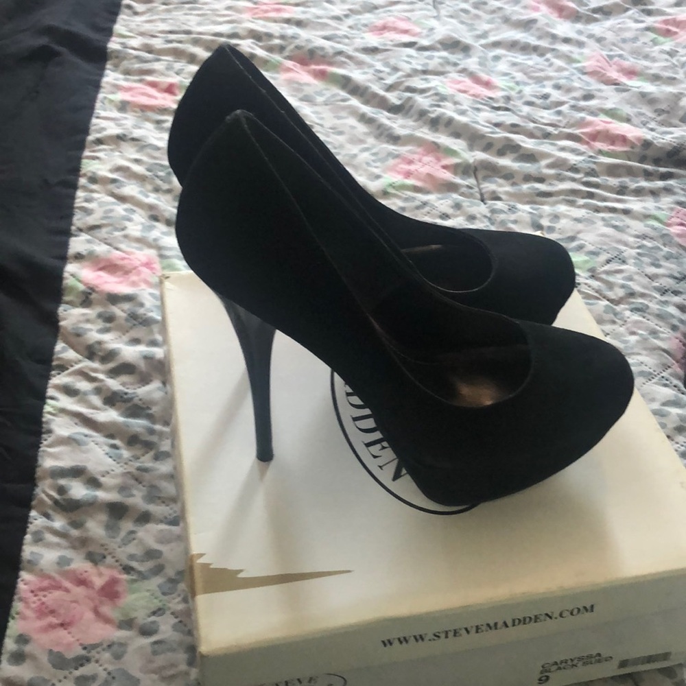 Heels - Picture 2 of 3